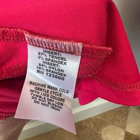 Splits 59 pink tank - Picture 2 of 4